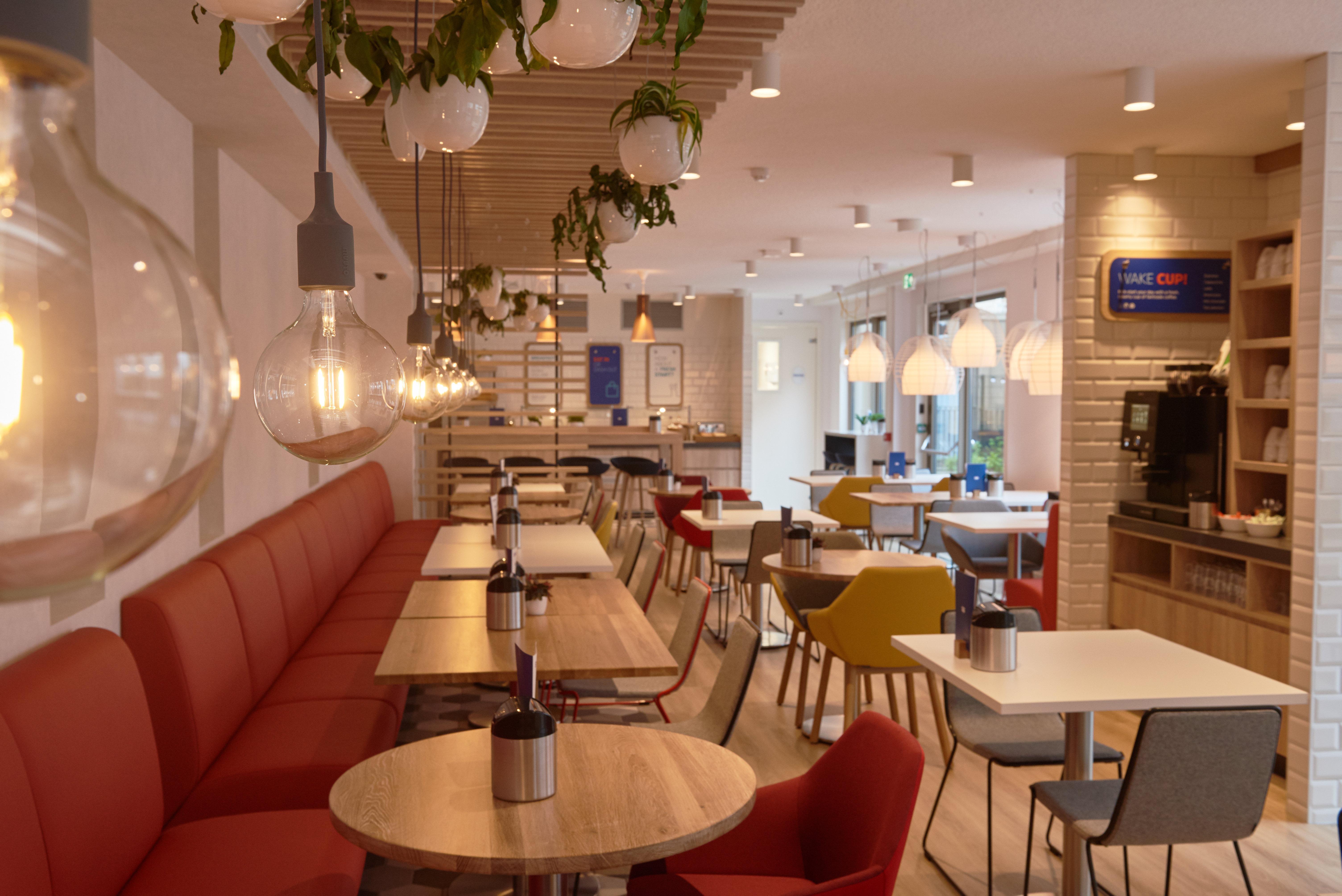 Holiday Inn Express Amsterdam - City Hall By Ihg Экстерьер фото