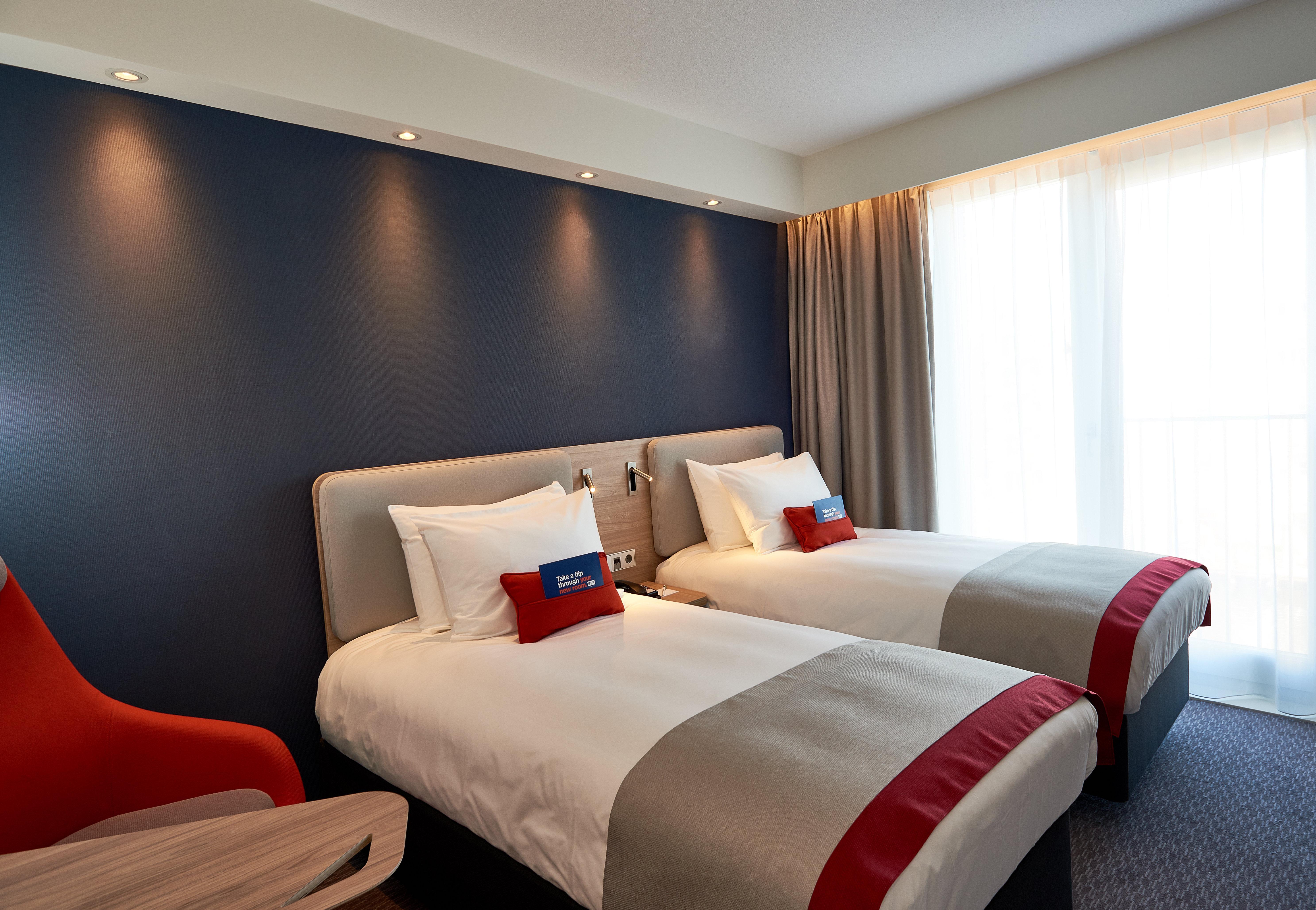 Holiday Inn Express Amsterdam - City Hall By Ihg Экстерьер фото